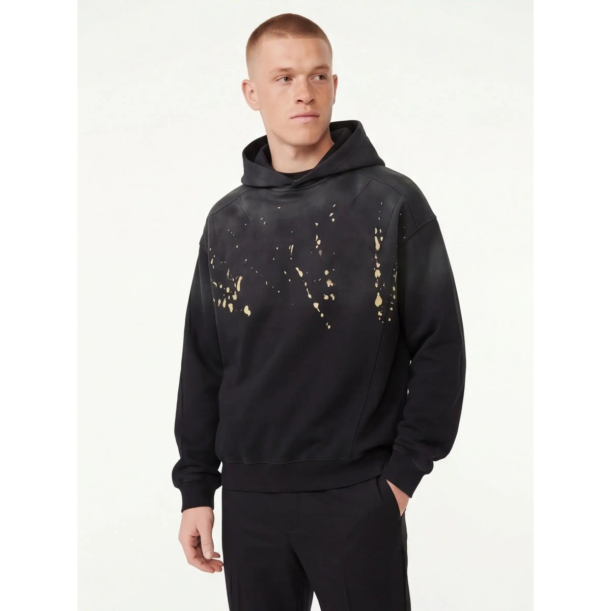 Urban-Chic Hoodie – from Ultra-Soft Material for a Strong Presence