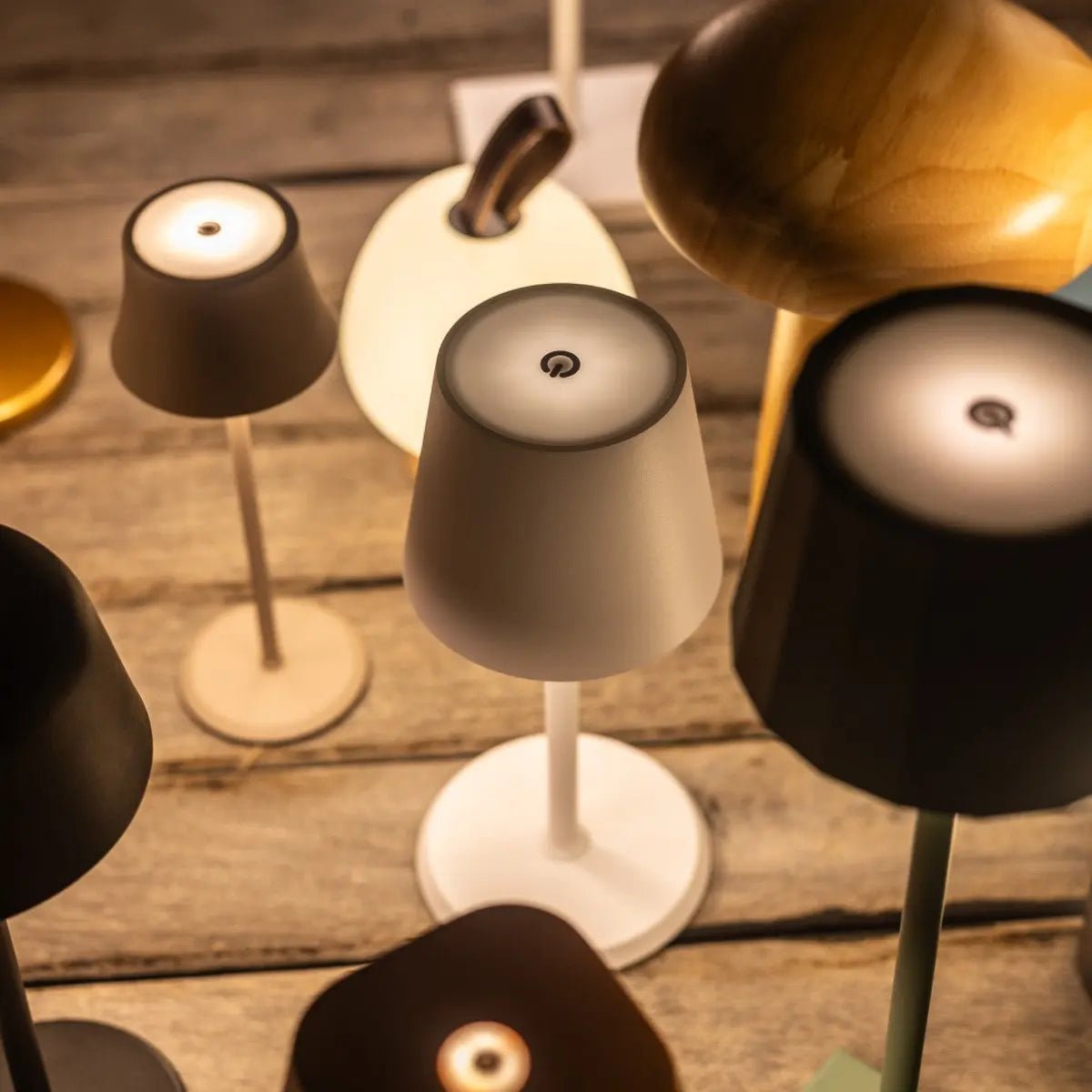 Lampe de table rechargeable James White