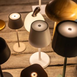 Lampe de table rechargeable James White