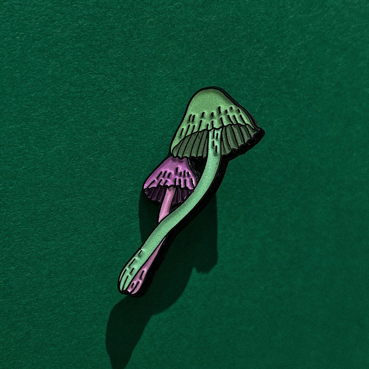 Email Pin "Magic Mushroom"