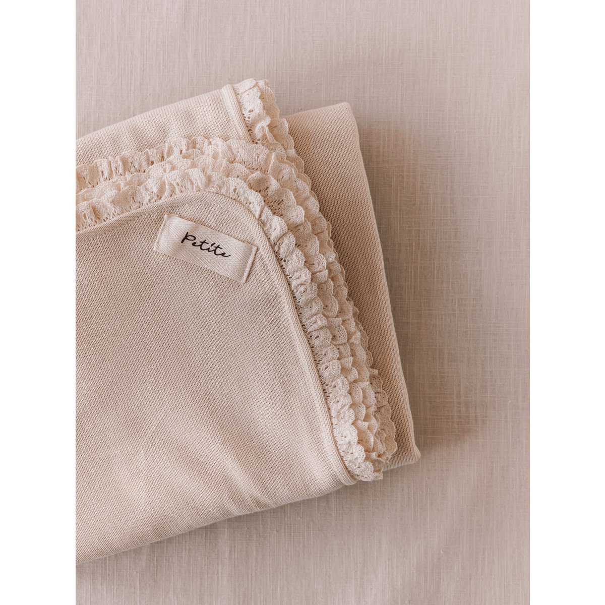 Tricot + Couverture Mousseline / crème au beurre + dentelle