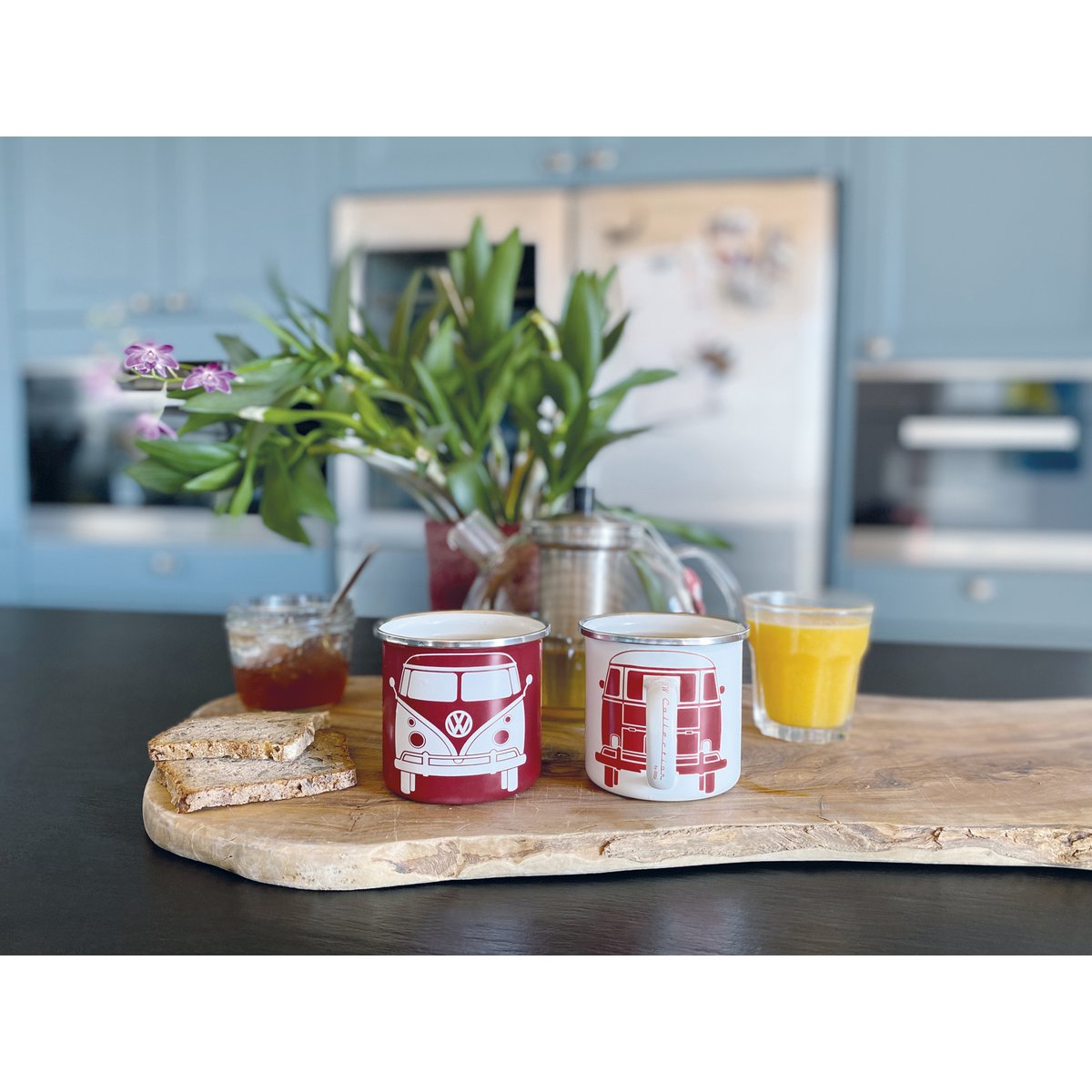 Volkswagen VW T1 Bus Enamel Mug 2-pc Set 350ml in Gift Box - Front/White & Red