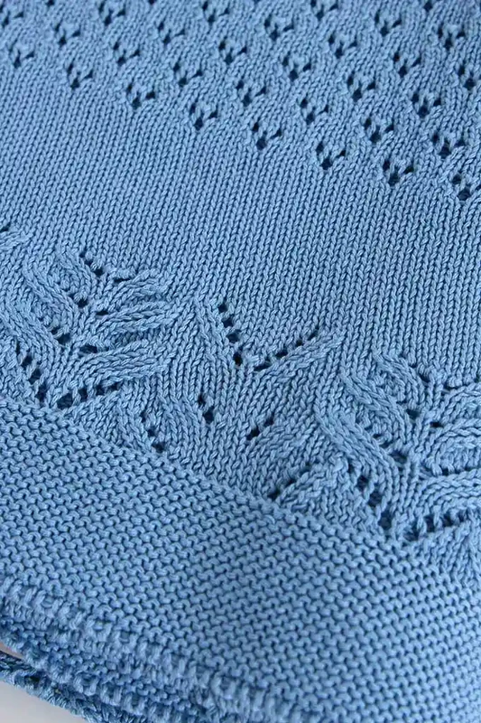 Coperta estiva per bebè in maglia, punto traforato