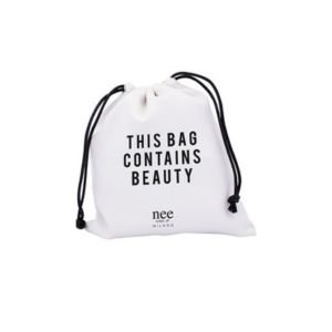 Nee make up This bag contains beauty
