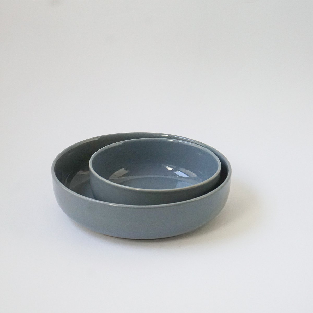 Shell 22 cm with lid/plate Hollyhock - Fjord Blue - 1,000 ml