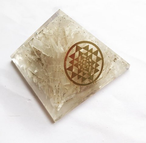 Orgon Pyramide Selenit Shree Yantra 40-45mm
