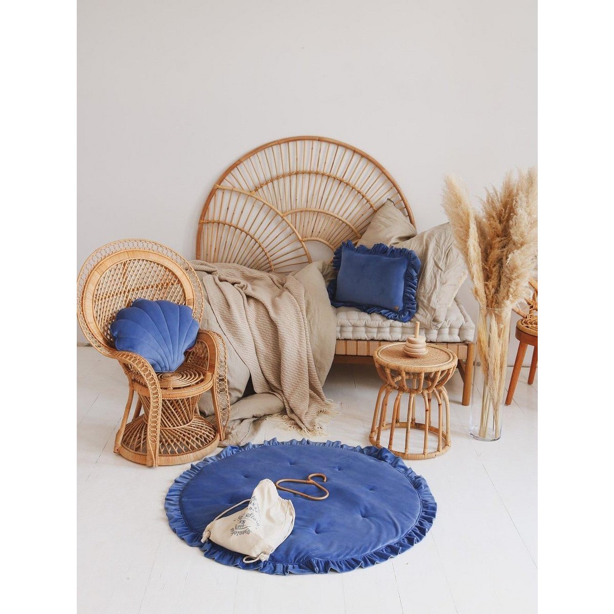 Mata Soft Velvet z Falbanką „Sapphire”