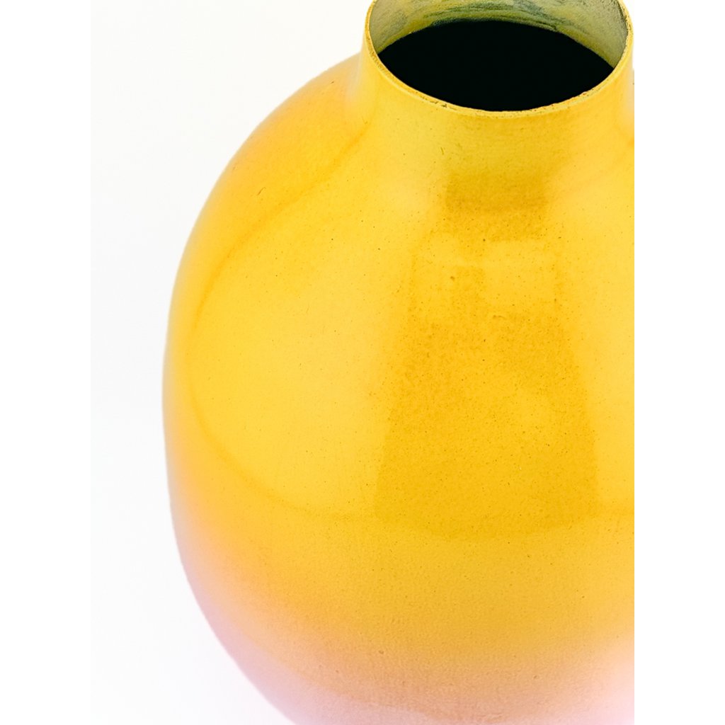 Vase ombre yellow pink