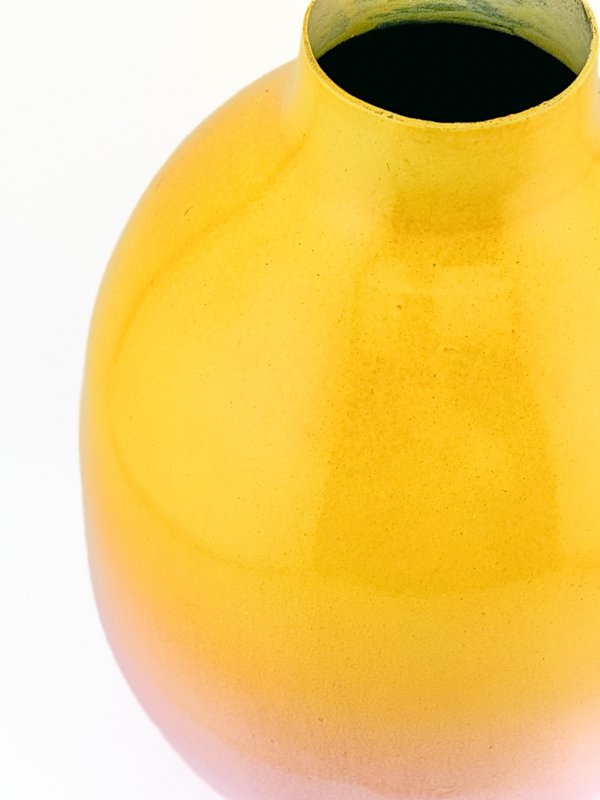 Vase ombre yellow pink