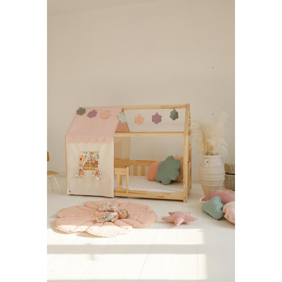 Canopy over bed in the shape of a house "Pink", baby crib house, Decoration for boys's room, personalized baby houses baldachin
