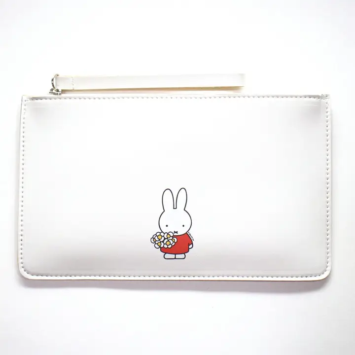 Visning af 16 Miffy-poser I Collection ©Mercis Bv
