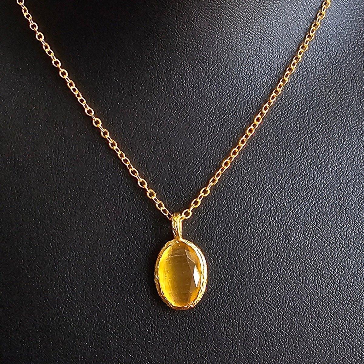 Glow ketting donkergeel
