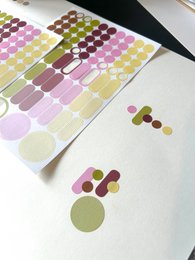 Kalender met zelfklevende stippen 2027 - A2/A1