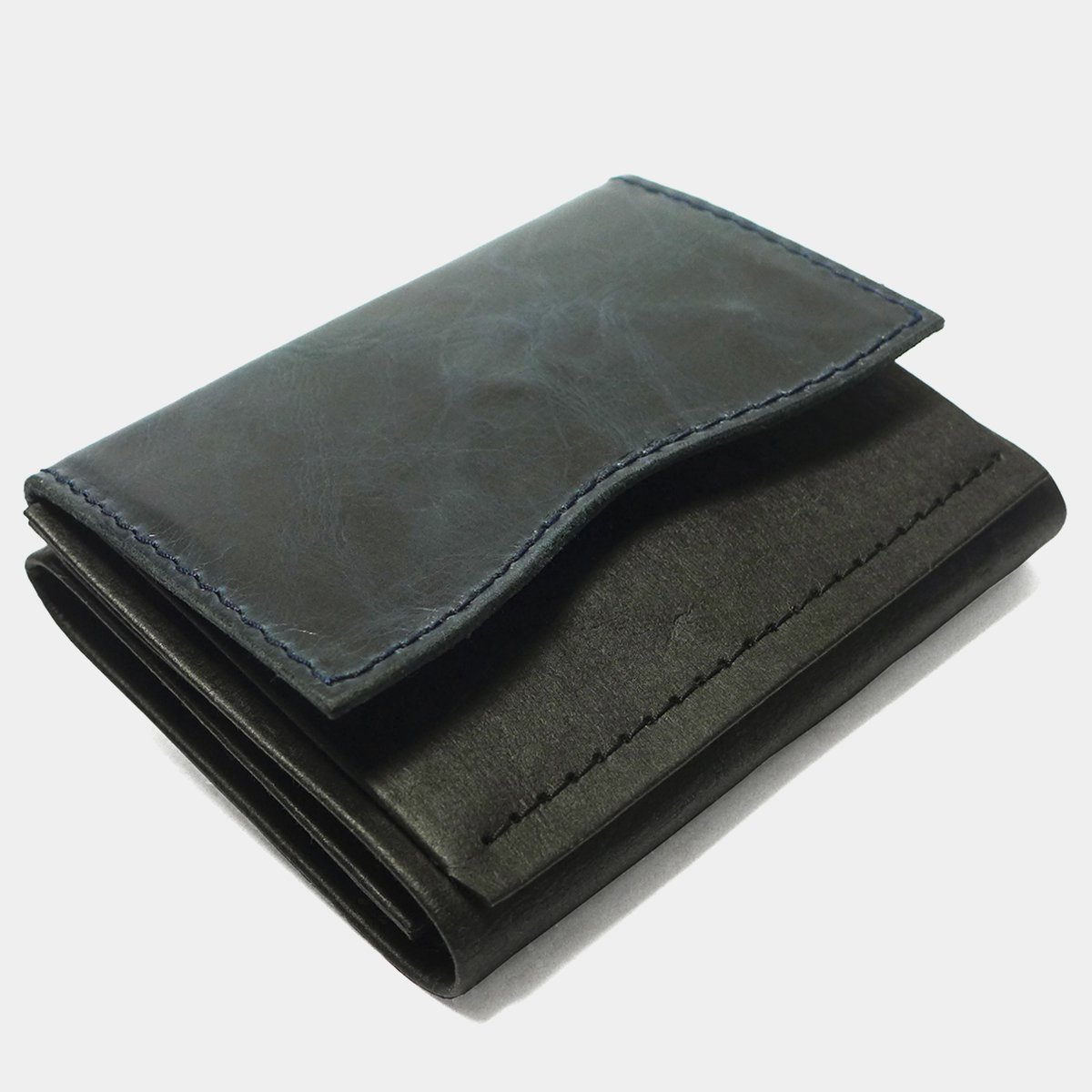 Minimal Wallet Slate Fusion 1 – innovation made of leather and paper