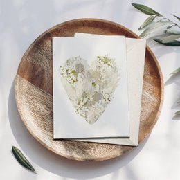 Folding card heart made of cream-colored flowers, including envelope