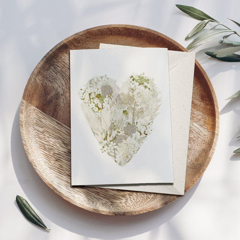 Folding card heart made of cream-colored flowers, including envelope