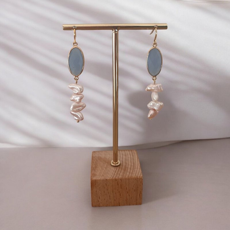 Nyra - Handcrafted earrings with baroque pearls