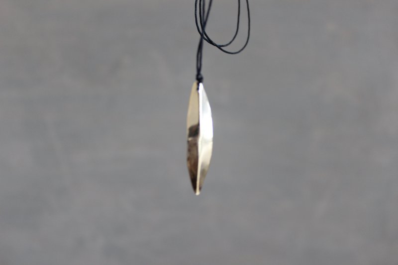Leaf pendant
