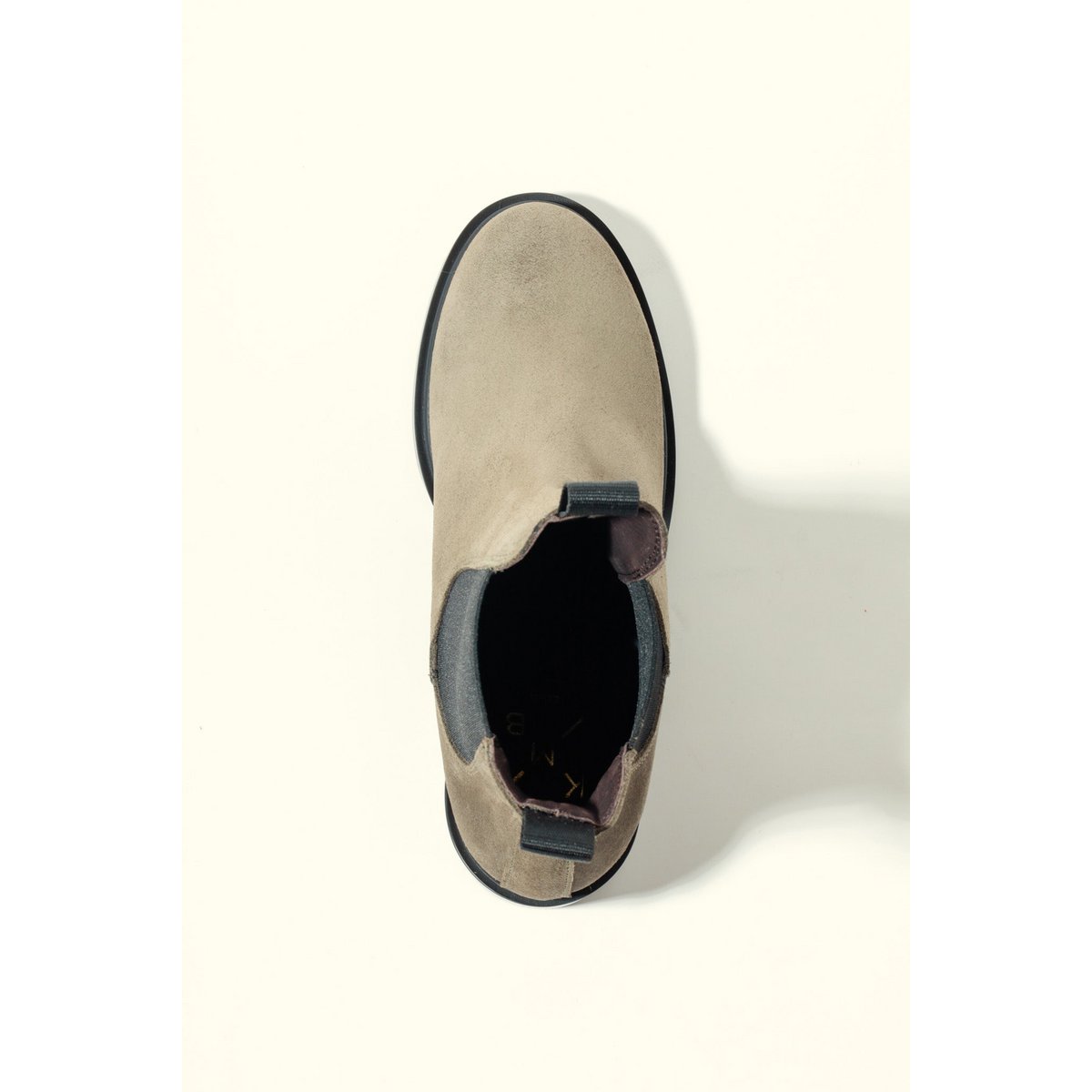 INMA NUTRIA TAUPE – Stiefeletten mit elastischen Einsätzen und Blockabsatz