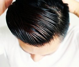 Crema per lo styling dei capelli per uomo