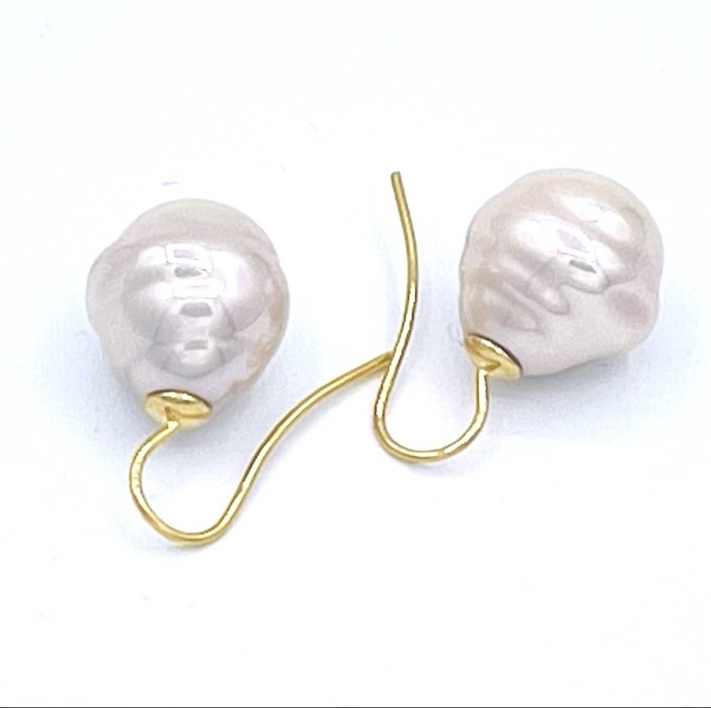 Pendientes de perlas barrocas en color rosa viena