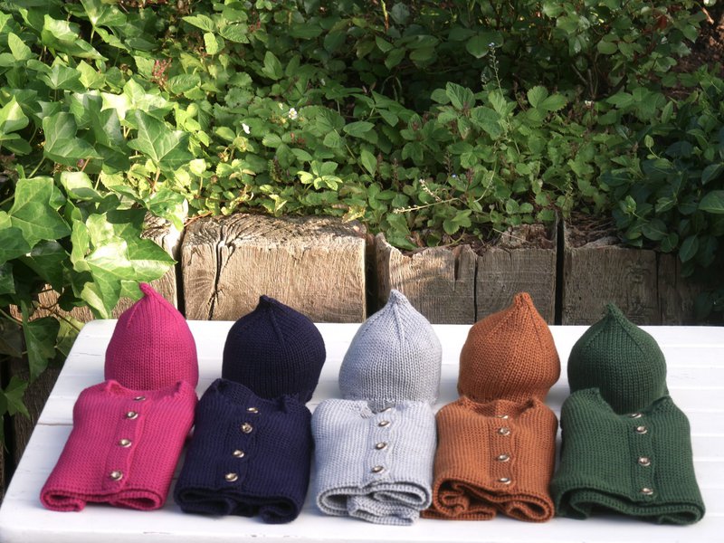 Set: Baby cardigan & Secret Santa hat made from 100% finest merino wool - the perfect gift for a birth
