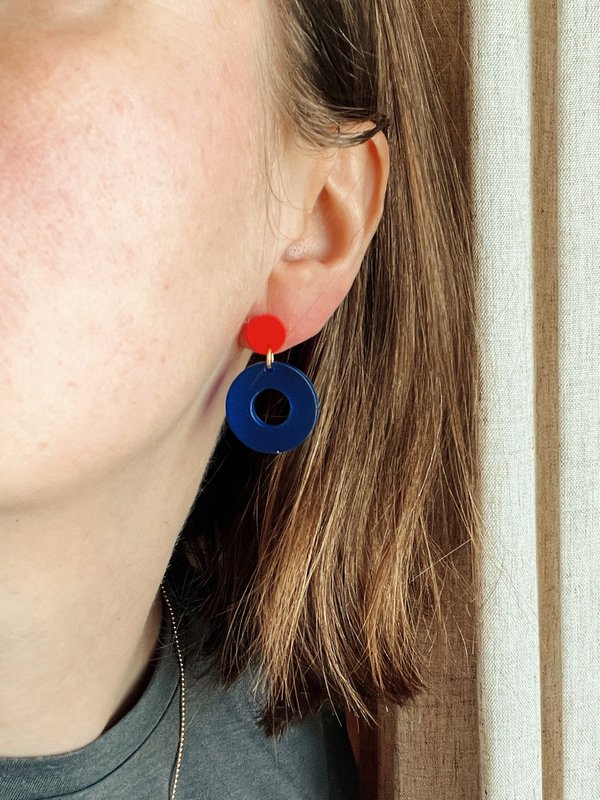 Colorblock Circle stud earrings in fire red ink blue