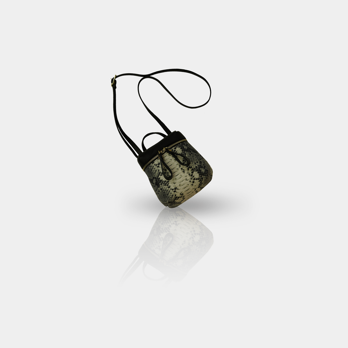 '' JERSEY '' leather shoulder bag / backpack