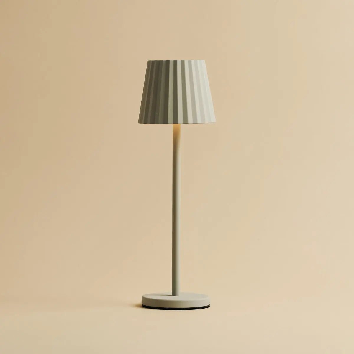 Lampe de table côtelée Maya Shadow Grey