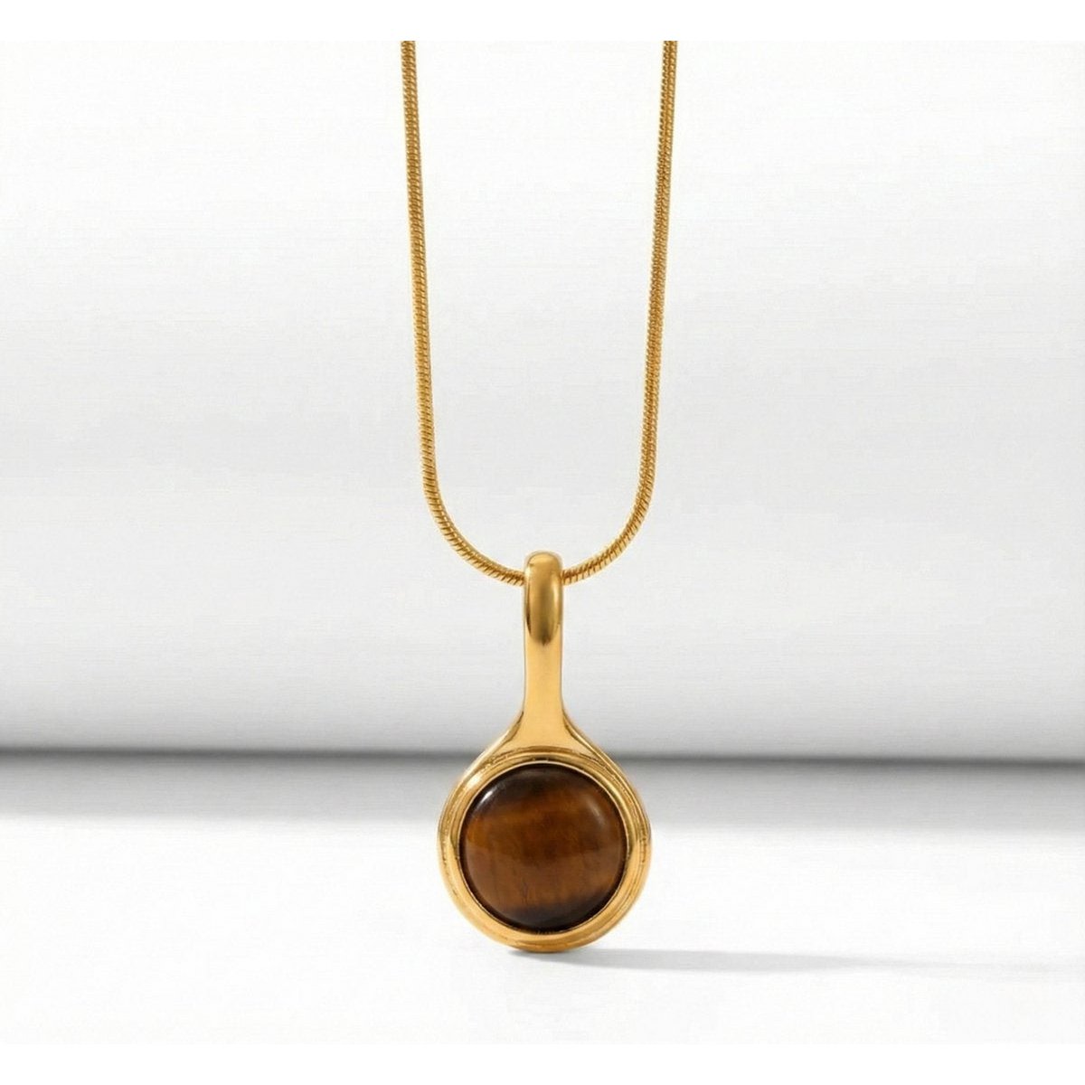 Cecile – Collar con Colgante de Piedra Natural – Dorado
