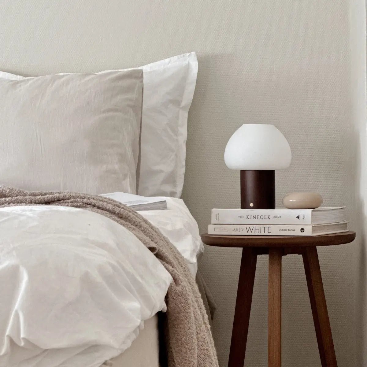 Lampe rechargeable en bois marron foncé Fynn