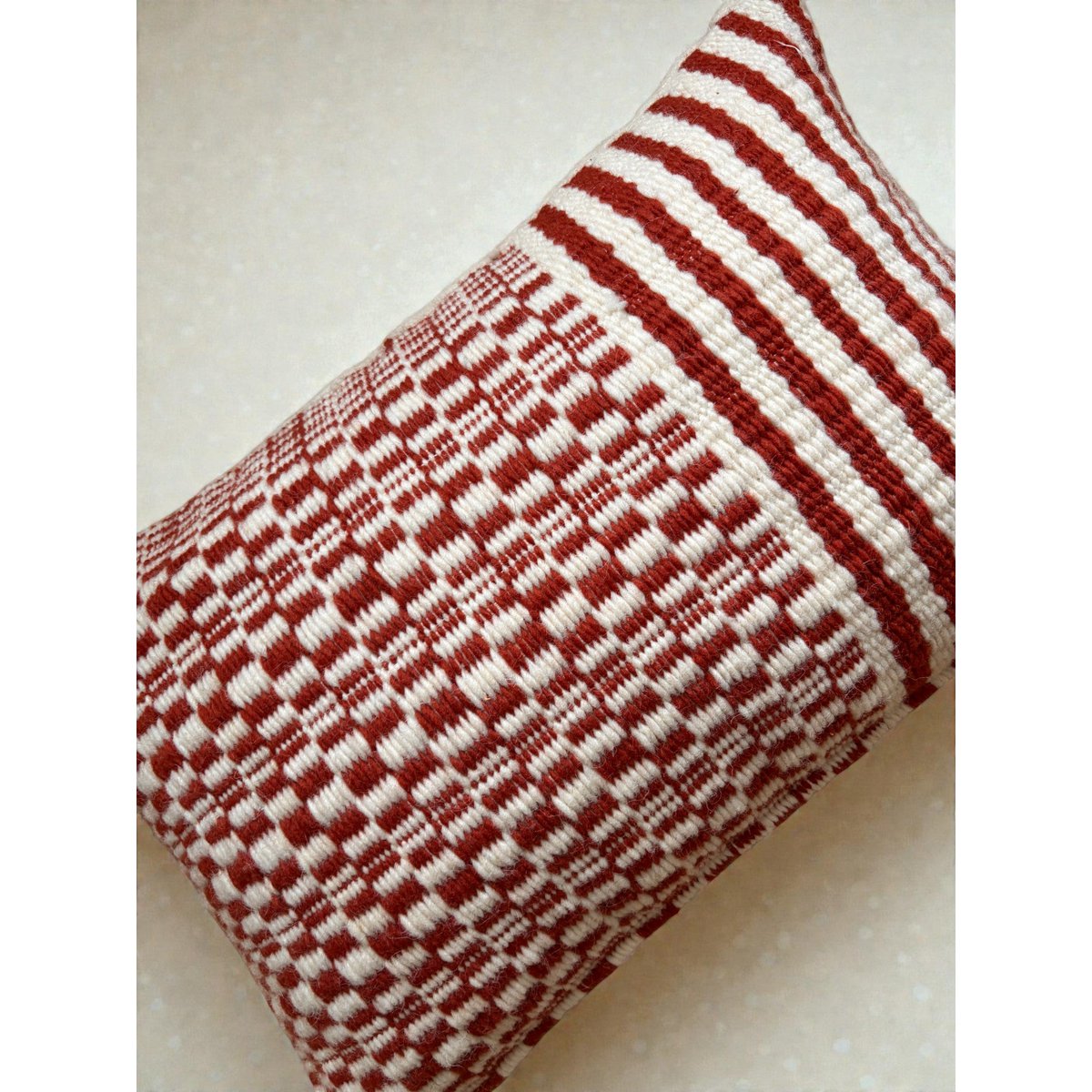 Heritage Line cushion - red - 40 x 60 cm