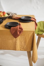 100% naturlige hørservietter i rustfarve til din perfekte middagsdekoration