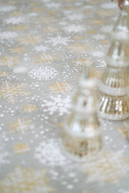 Wintermotief Tafelloper met Kwastjes met sneeuwvlokkenprint, Katoen-Polymix | TheeLurex Oro