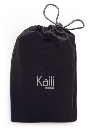 K0018AB | Dokumentenhalter für Auto und Motorrad aus echtem Vollnarbenleder mit leichter Narbung. Schwarze Farbe. Verschluss mit automatischem Knopf. Abmessungen: 19 x 13 x 1 cm. Verpackung: TNT-Beutel