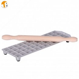 Forma do ravioli do robienia 48 kwadratowych ravioli o wymiarach 25x25 mm z kwadratową kieszenią do napełniania