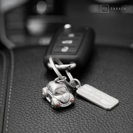 "Car" Miniatur Auto Schlüsselanhänger - Süßer Glücksbringer für Autofahrer - mit Gravur "Dein Schutzengel fährt mit Dir"