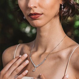 Collier en argent avec zircons blancs
