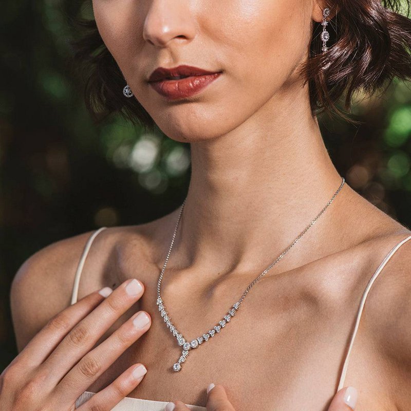 Collier en argent avec zircons blancs
