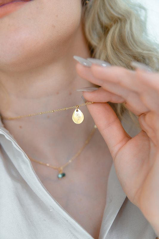 Birth Flower Necklace - Gold (can be ordered per month)