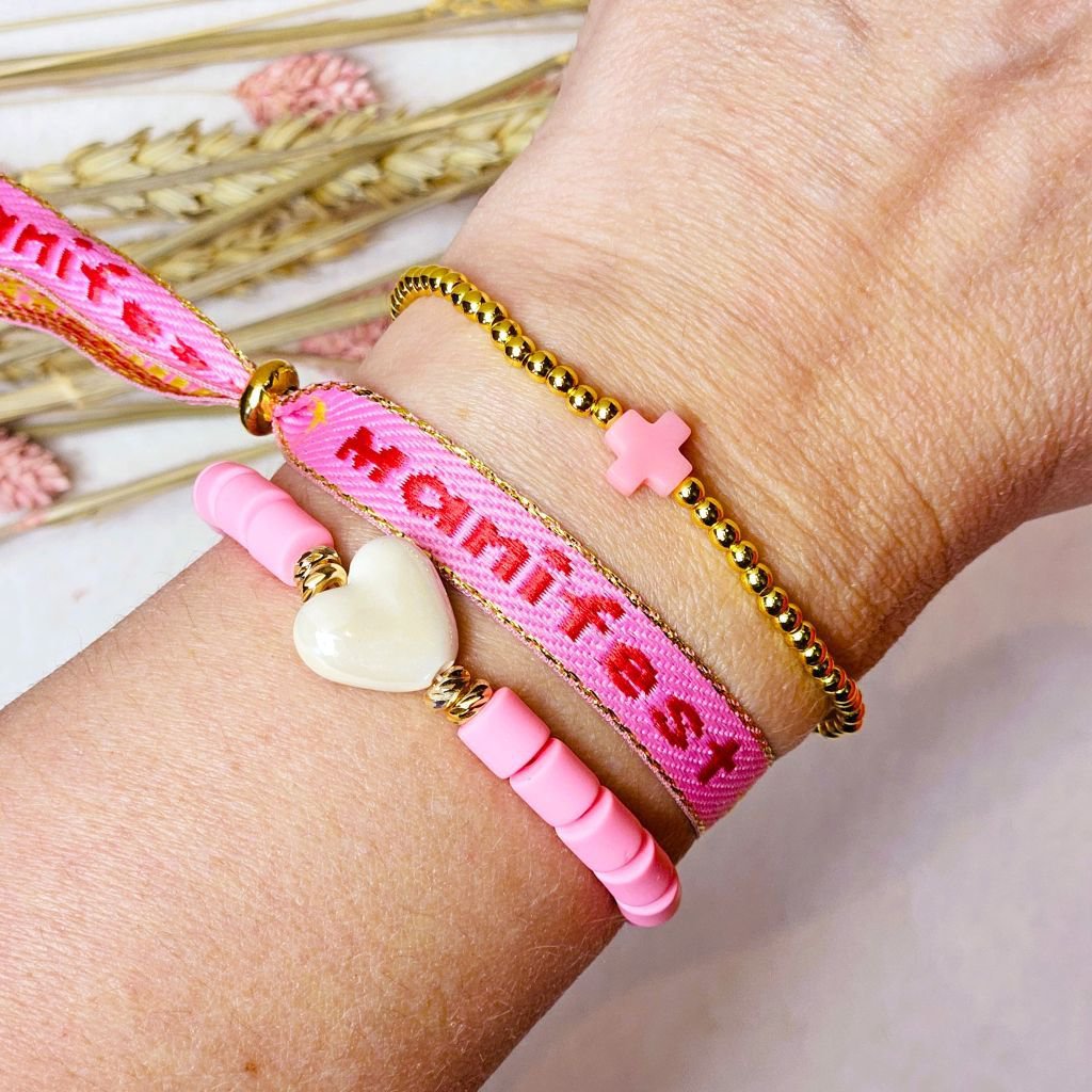 Ribbon bracelet manifest