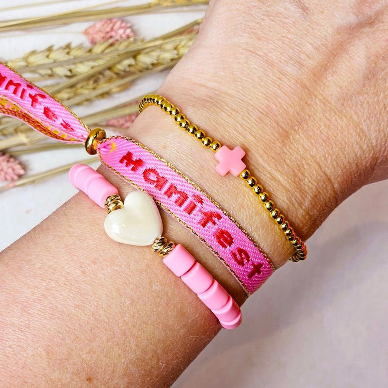 Ribbon bracelet manifest
