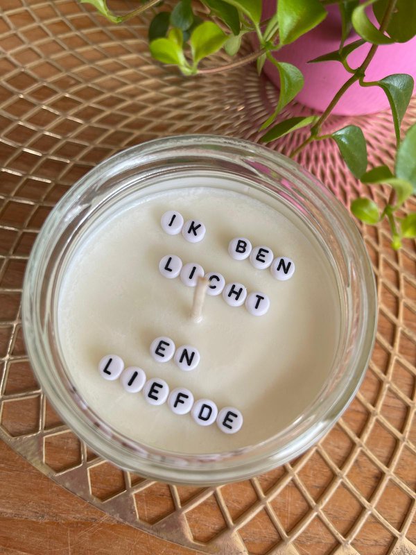 Hidden message candle with essential oil from DoTerra - Rose quartz gemstone - I am light and love