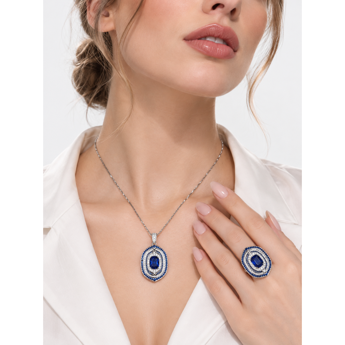 Pendentif en cristal halo bleu royal