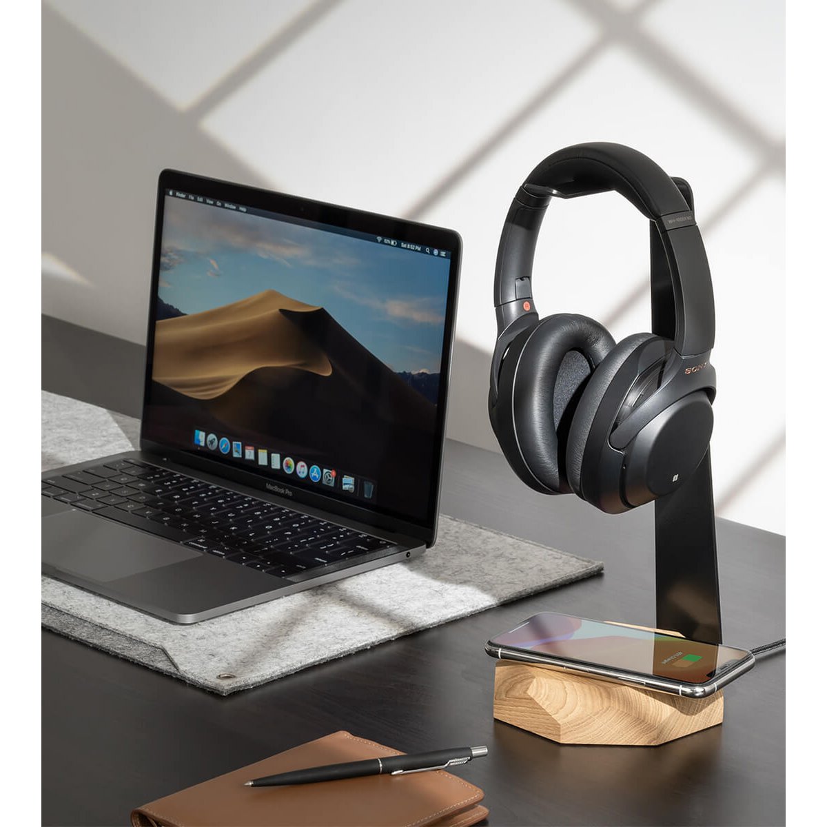 Soporte y cargador para auriculares 2 en 1