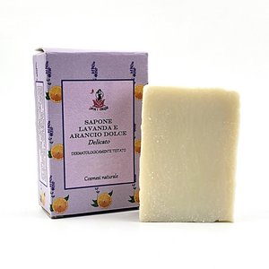 Delicate zeep van lavendel en zoete sinaasappel