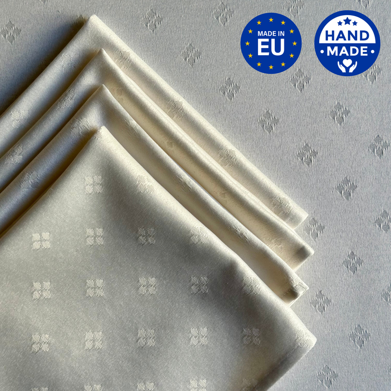Classic napkin with an ornament | Classic Dinner