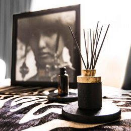 WOO Reed-Diffusor | Upcycled Wodka-Flasche | Schwarz | 50 ml