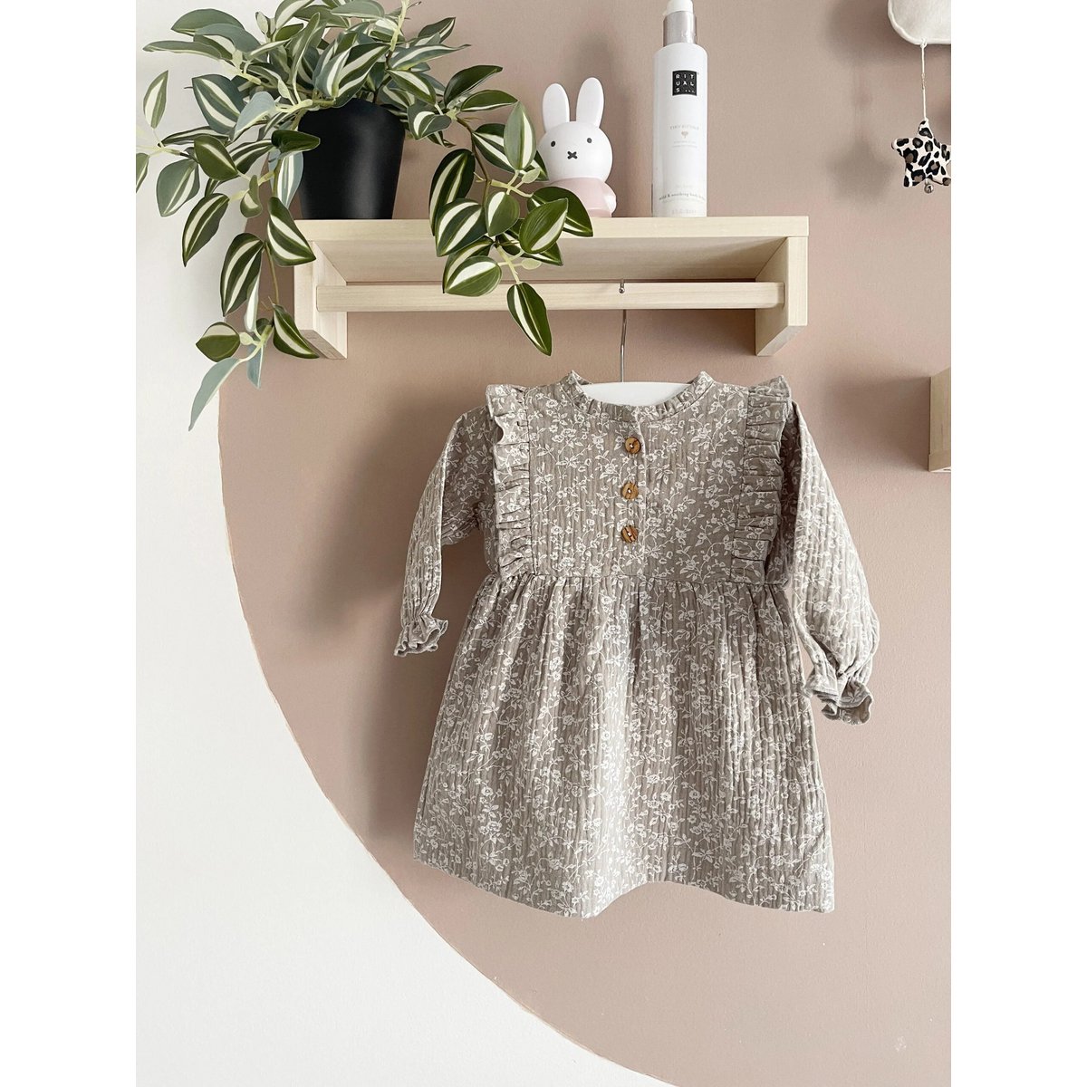 Dress ruffle ruffle