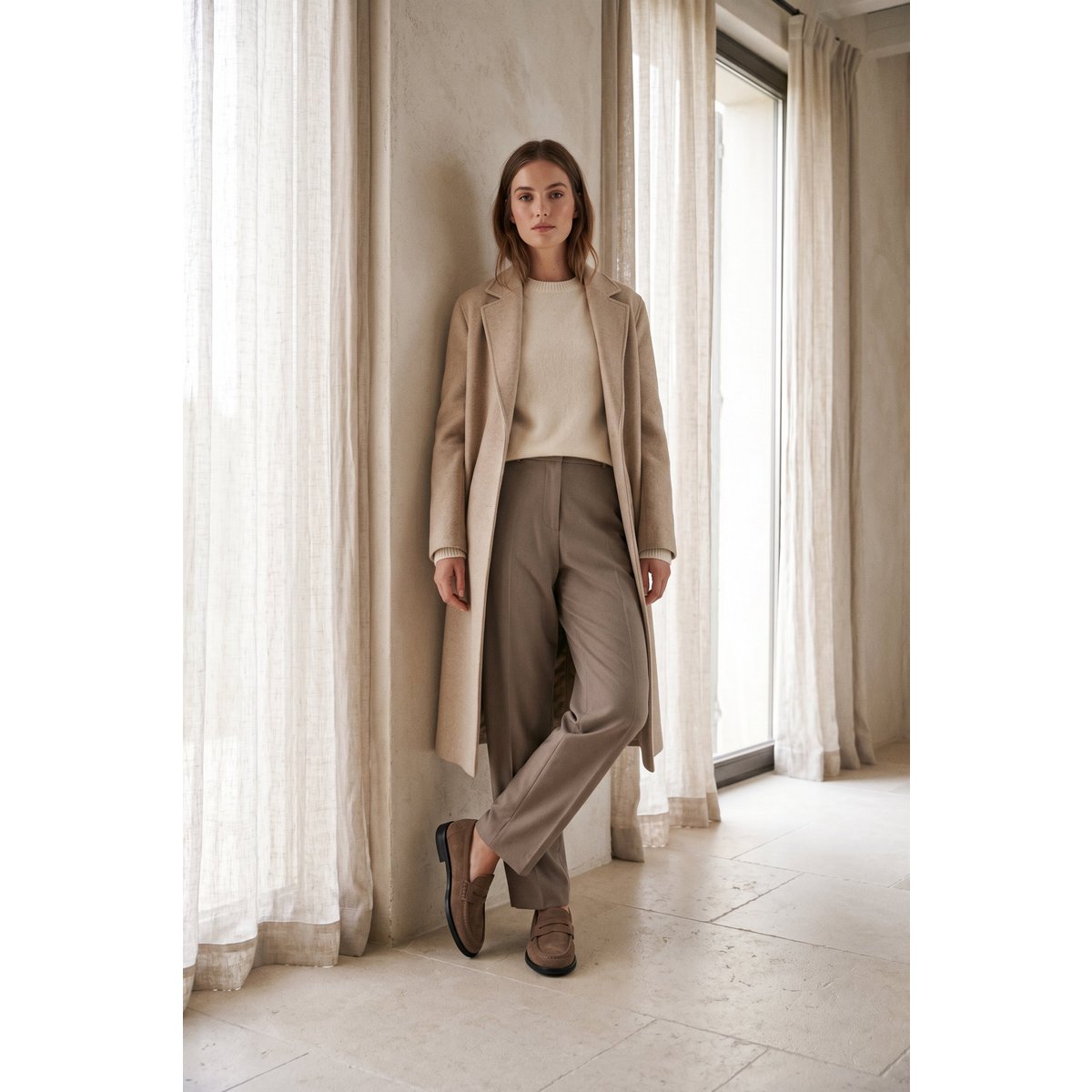 EMILIA TAUPE – Flache Loafer aus weichem Leder